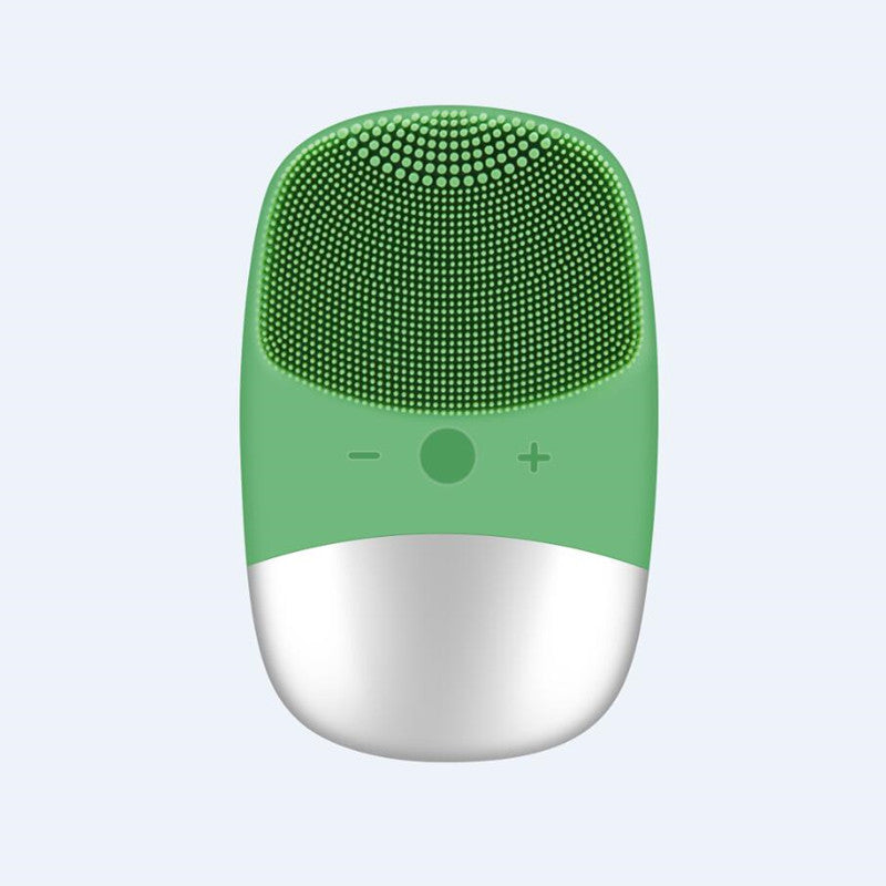 Silicone facial cleanser