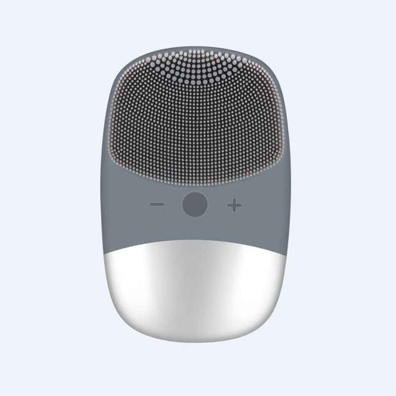 Silicone facial cleanser